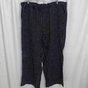 Time and Tru Women’s Black and White Linen blend Pants 16-18